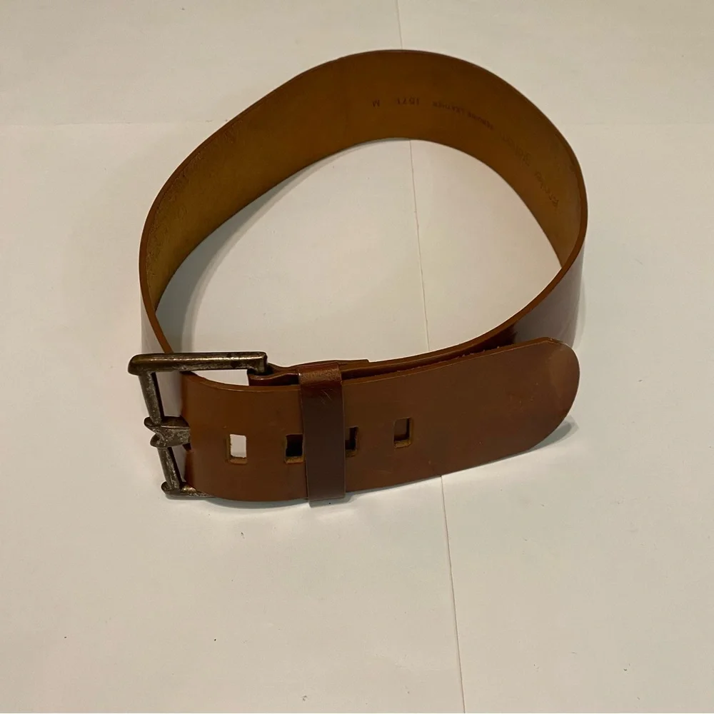 Jennifer graham Genuine Leather belt, size medium. Light brown